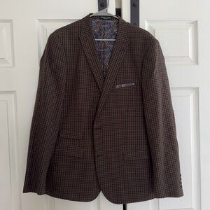 Brown checkered sport coat
